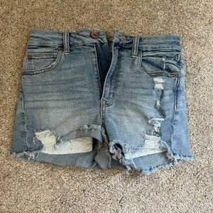 american eagle light wash ripped jean shorts size 2